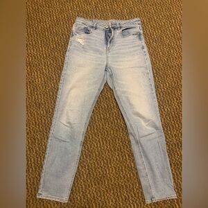 American Eagle Outfitters Light Wash Skinny Jeans